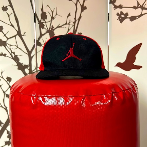 AIR JORDAN JUMPMAN Red&Black Adjustable Youth Hat PRICE DROP $40 Authentic - Picture 1 of 9